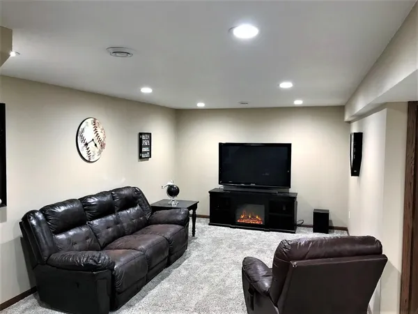 $385,000 | 39947 River Oaks Drive, Roseau, MN 56751
