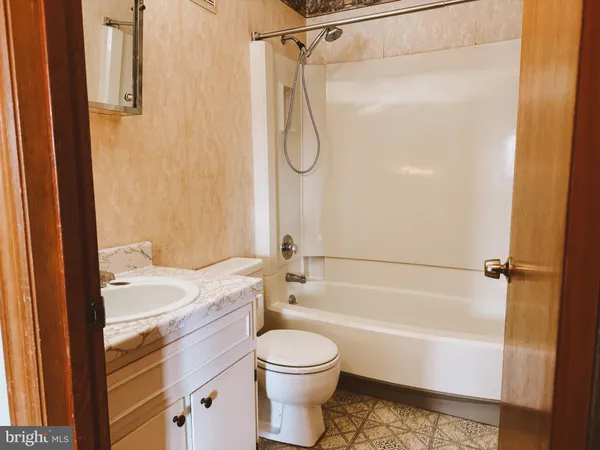 $220,000 | 14211 Sparrow Lane Southwest, Cumberland, MD 21502