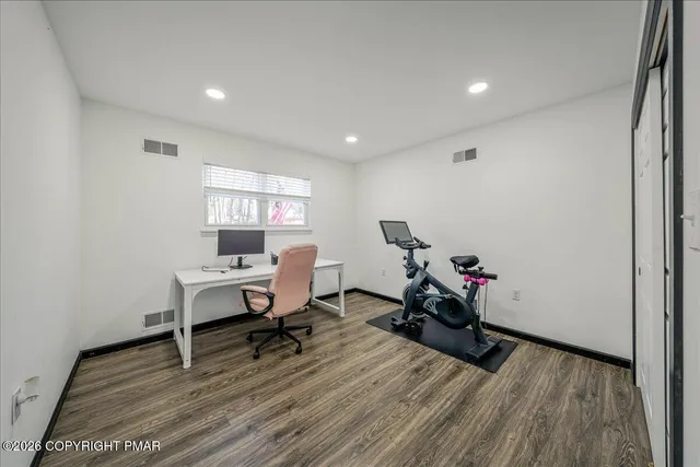 $349,000 | 3260 Bluebird Drive, Bushkill, PA 18324