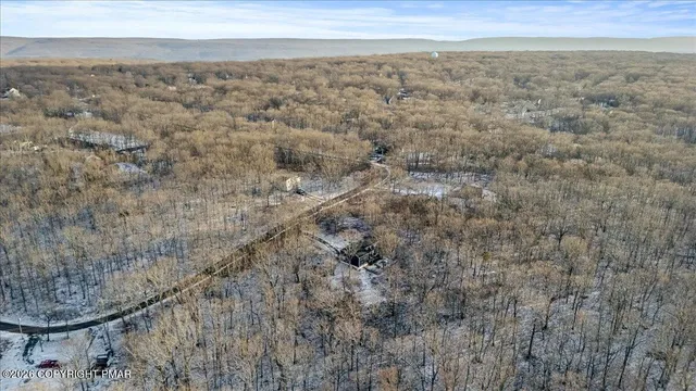 $349,000 | 3260 Bluebird Drive, Bushkill, PA 18324