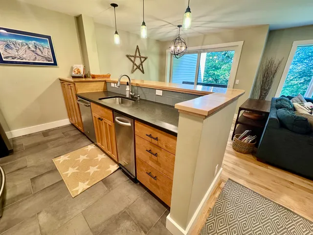 $599,000 | 116 Snow Creek Road, Unit 52, Warren, VT 05674