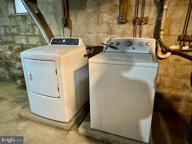 1644 Old Elk Neck Road Elkton, MD 21921 - Photo 21 of 29 a utility room with dryer and washer