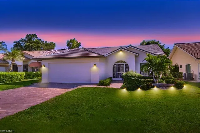 $659,900 | 841 Kings Way, Naples, FL 34104