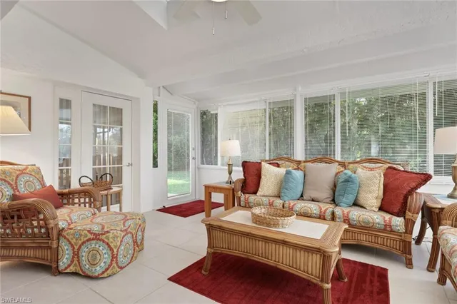 $659,900 | 841 Kings Way, Naples, FL 34104