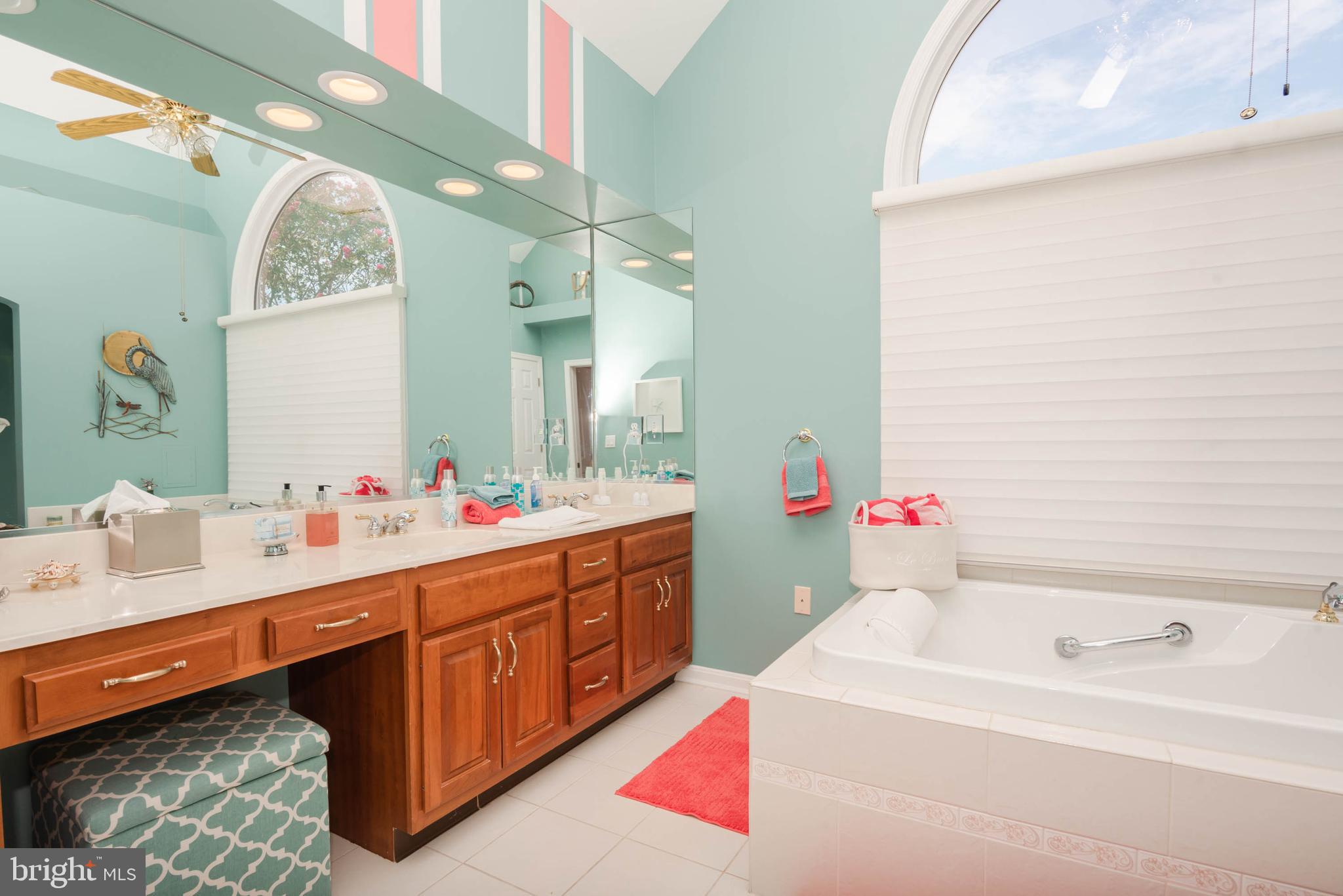 4 Leigh Drive Ocean Pines, MD 21811 - Photo 43 of 99 Primary 1st floor Bath