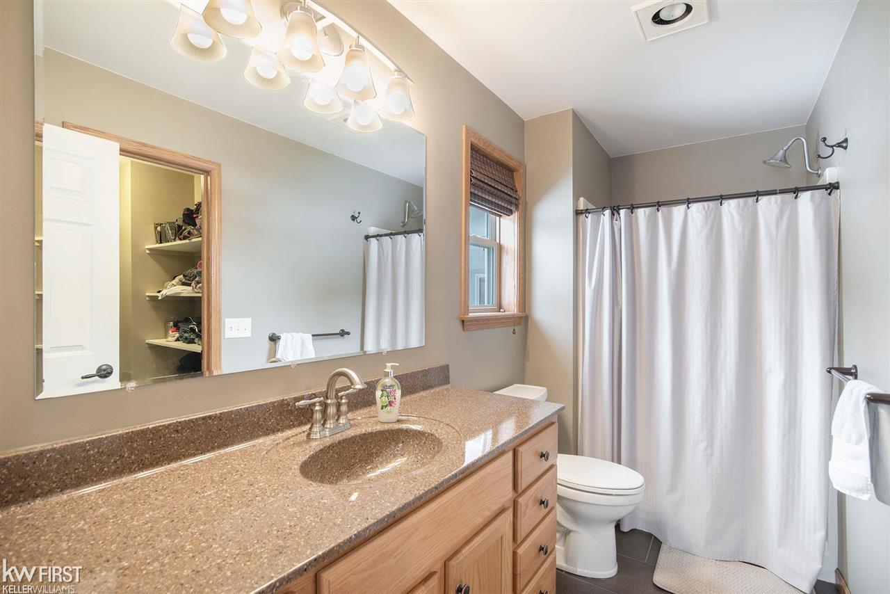 7063 Gillette Road Flushing, MI 48433 - Photo 20 of 42