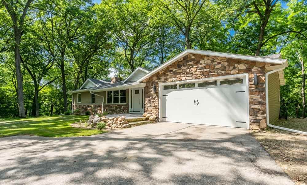 3382 Mohawk Road Northeast Solon, IA 52333 - Photo 8 of 42 Gallery Image 8