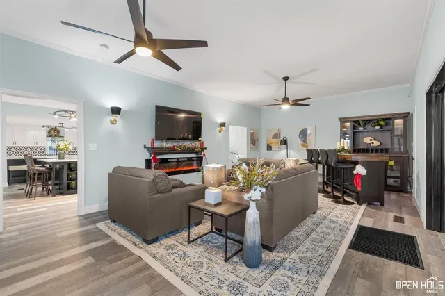 $575,000 | 405 West Gilbert Street, Henrietta, TX 76365