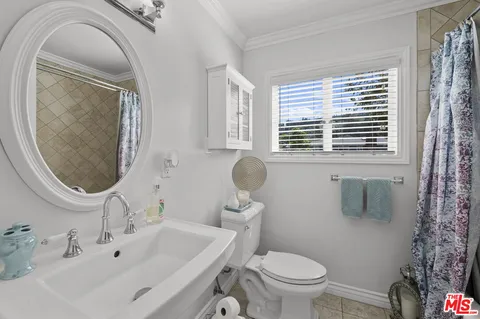 $637,500 | 5464 Village Green, Los Angeles, CA 90016