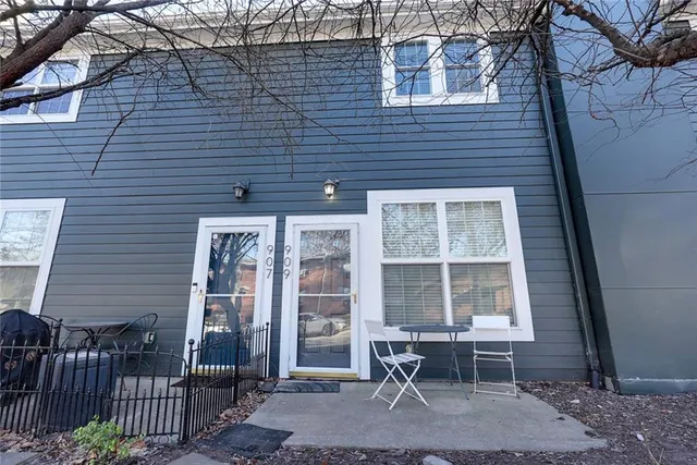 $162,500 | 909 West 41st Place, Kansas City, MO 64111