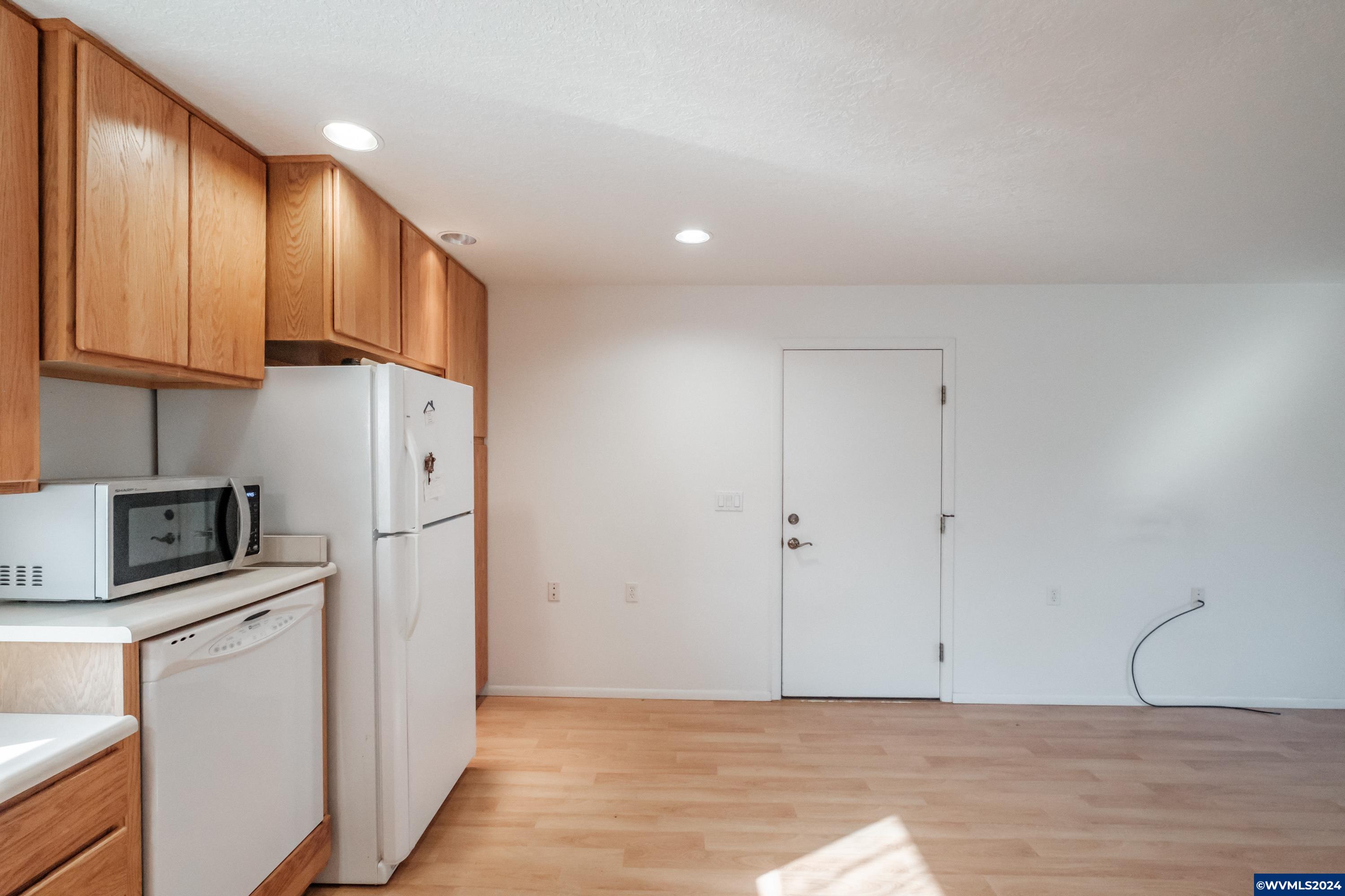 4045 Schafer Road Northeast Salem, OR 97305 - Photo 16 of 38
