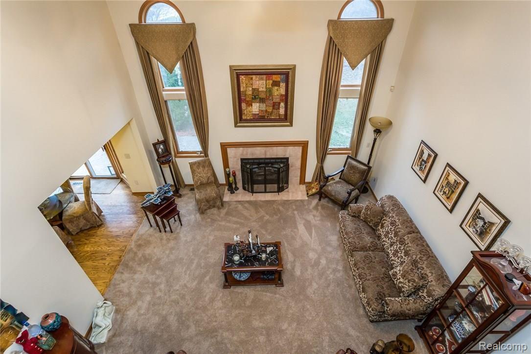 175 Bellshire Lane Rochester, MI 48307 - Photo 18 of 38 026-Open_to_Below-3646787-medium.jpg
