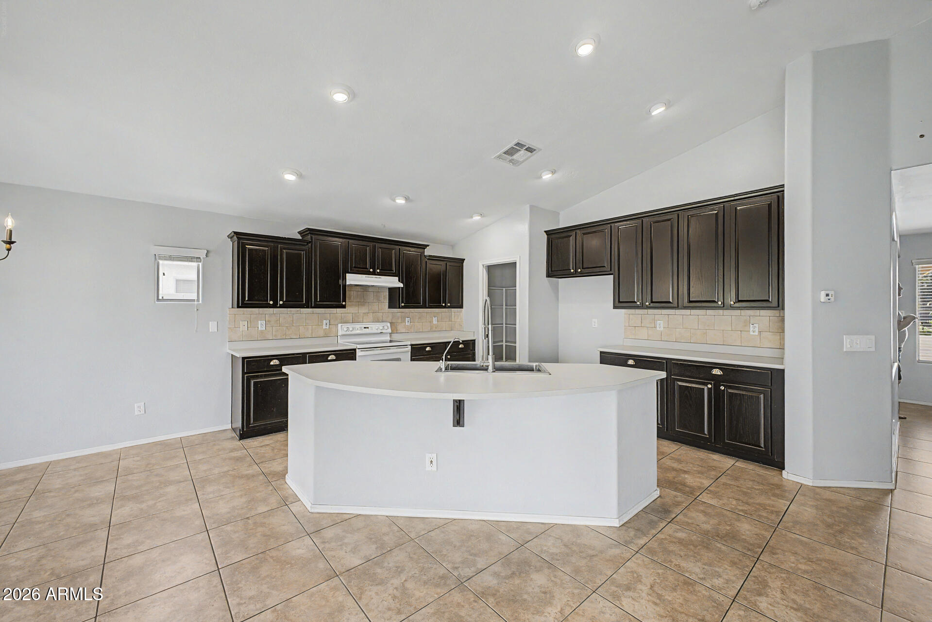 3546 East Fairview Street Gilbert, AZ 85295 - Photo 6 of 27 Kitchen