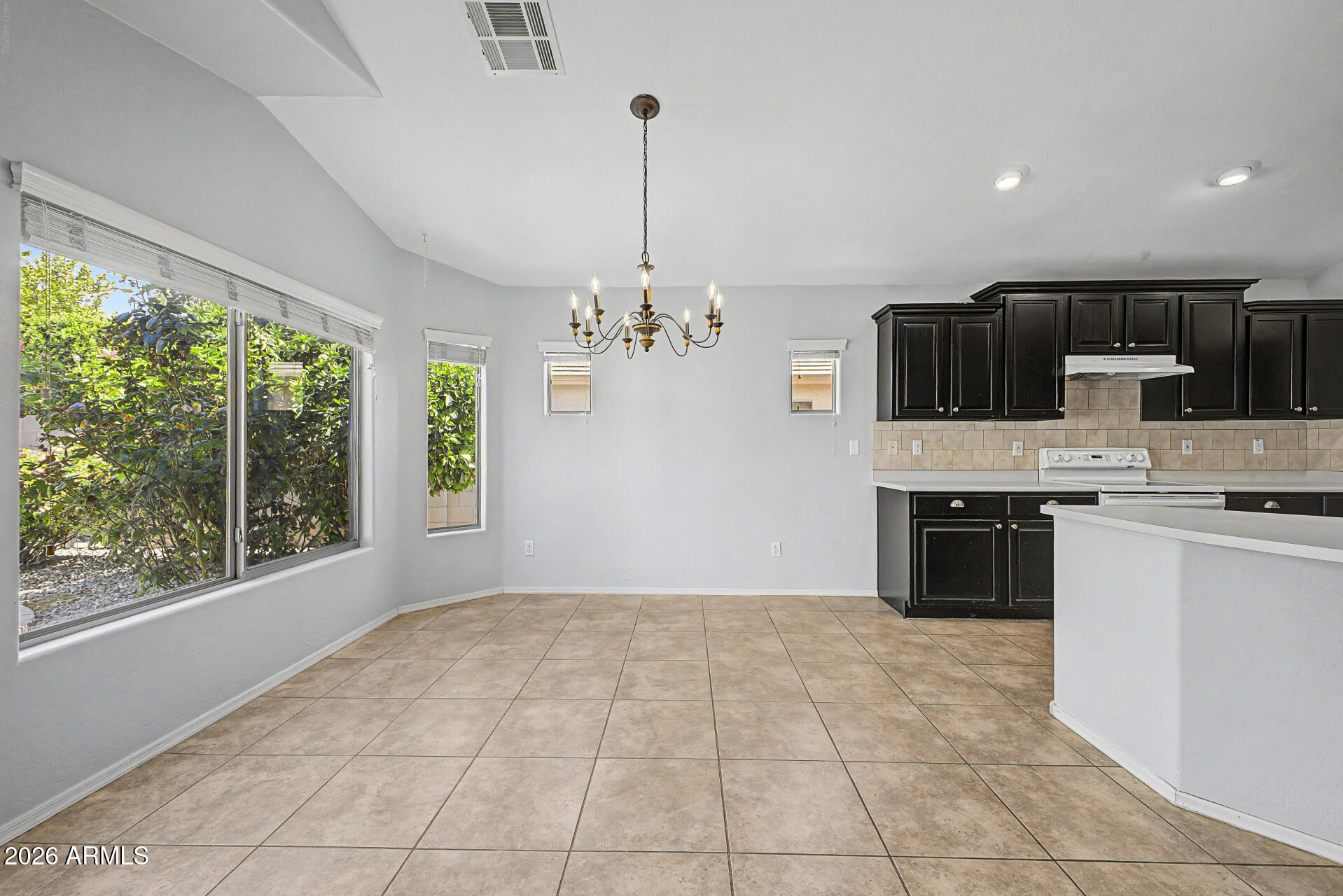 3546 East Fairview Street Gilbert, AZ 85295 - Photo 8 of 27 Dining2