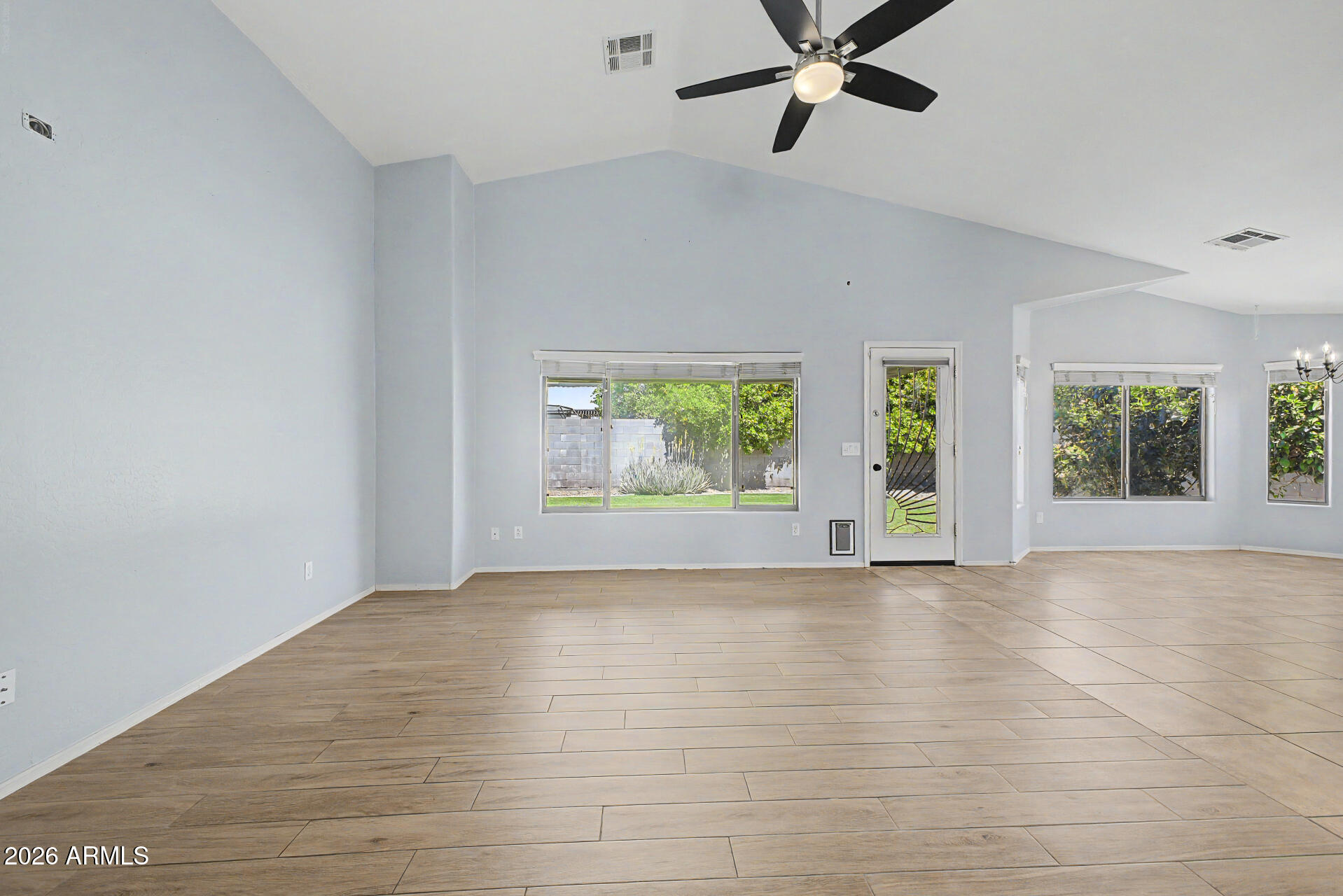 3546 East Fairview Street Gilbert, AZ 85295 - Photo 9 of 27 Living Room