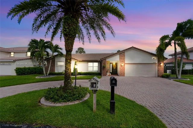 $735,000 | 5340 Lancelot Lane, Davie, FL 33331