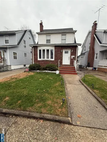 $4,000 | 137 North 17th Street, Bloomfield, NJ 07003