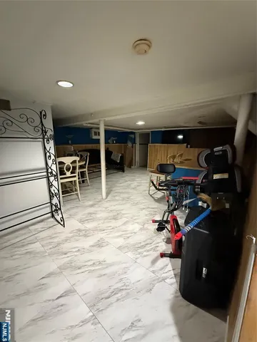 $4,000 | 137 North 17th Street, Bloomfield, NJ 07003