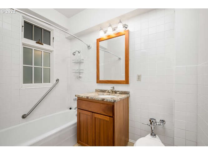 1209 Southwest 6th Avenue, Unit 303 Portland, OR 97204 - Photo 24 of 32 Owner's Suite Bathroom