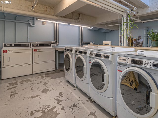 1209 Southwest 6th Avenue, Unit 303 Portland, OR 97204 - Photo 28 of 32 Laundry