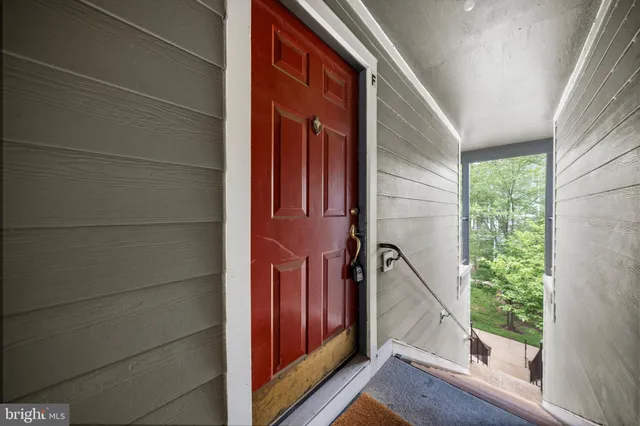 $490,000 | 7013 Birkenhead Place, Unit F, Alexandria, VA 22315