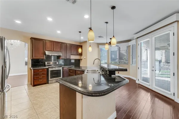 $875,000 | 7 Crown Valley Drive, Henderson, NV 89074