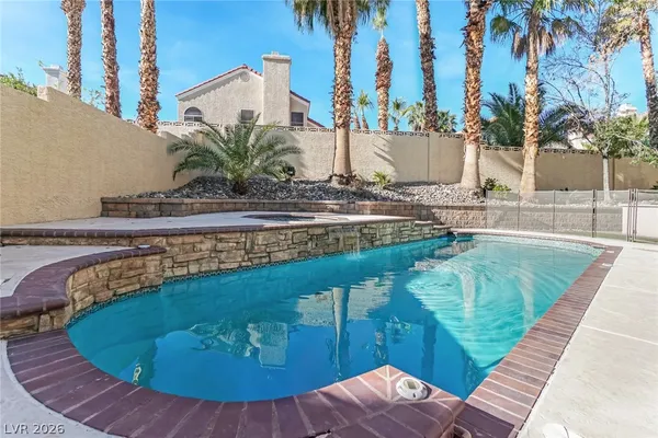 $875,000 | 7 Crown Valley Drive, Henderson, NV 89074