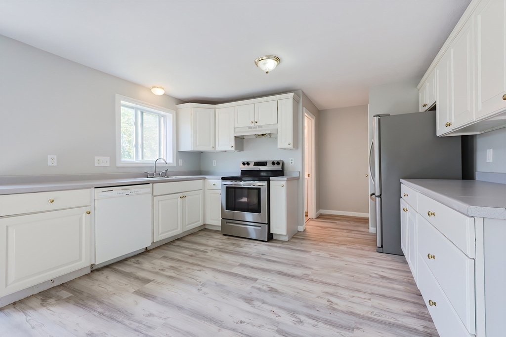 727 Waverley Road, Unit 727 North Andover, MA 01845 - Photo 4 of 20 Gallery Image 4