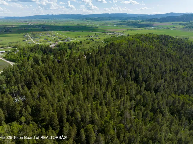 $849,000 | 202 Alpine Hills Drive, Alpine, WY 83128