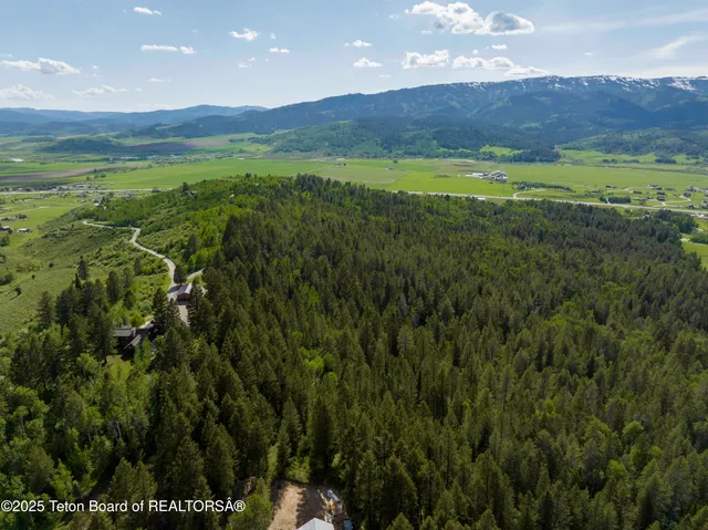 $849,000 | 202 Alpine Hills Drive, Alpine, WY 83128