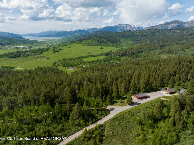$849,000 | 202 Alpine Hills Drive, Alpine, WY 83128