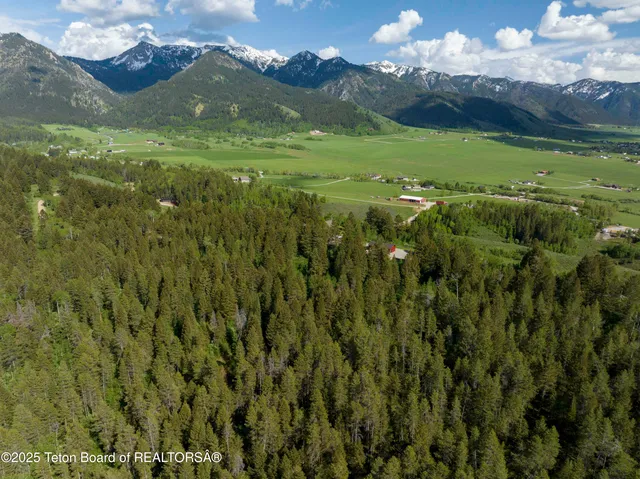 $849,000 | 202 Alpine Hills Drive, Alpine, WY 83128