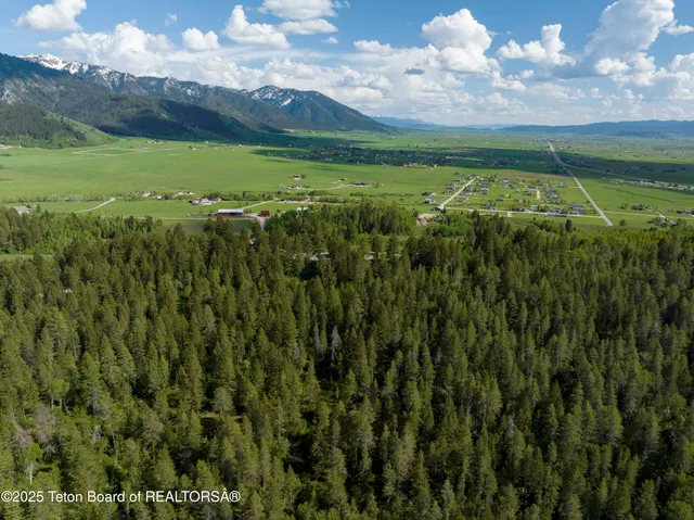 $849,000 | 202 Alpine Hills Drive, Alpine, WY 83128