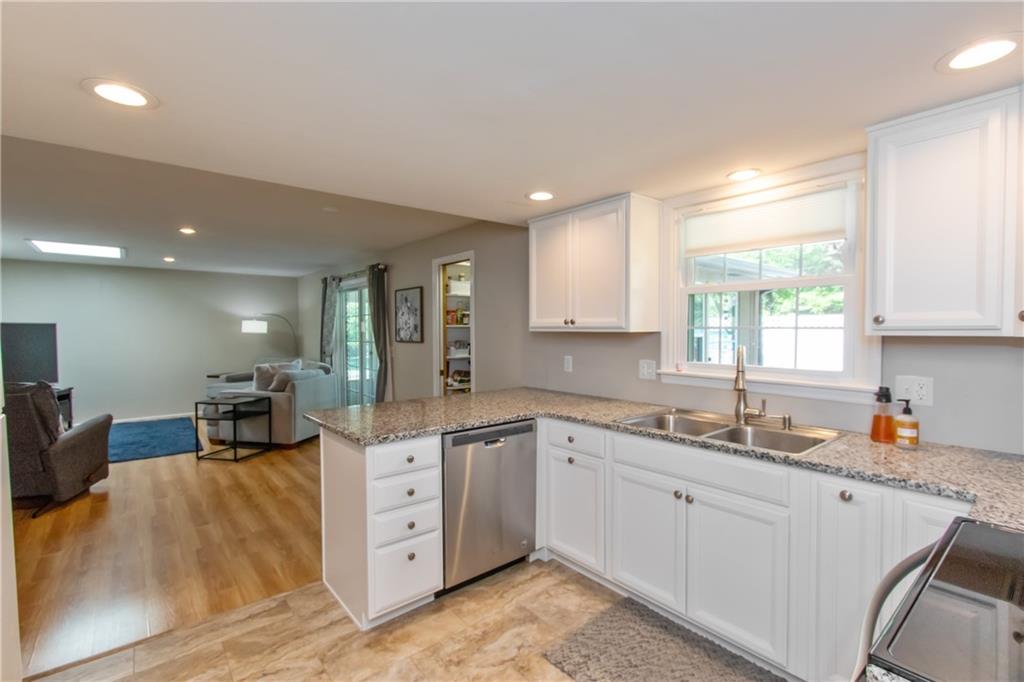3110 Taylor Road Columbus, IN 47203 - Photo 11 of 33 Gallery Image 11