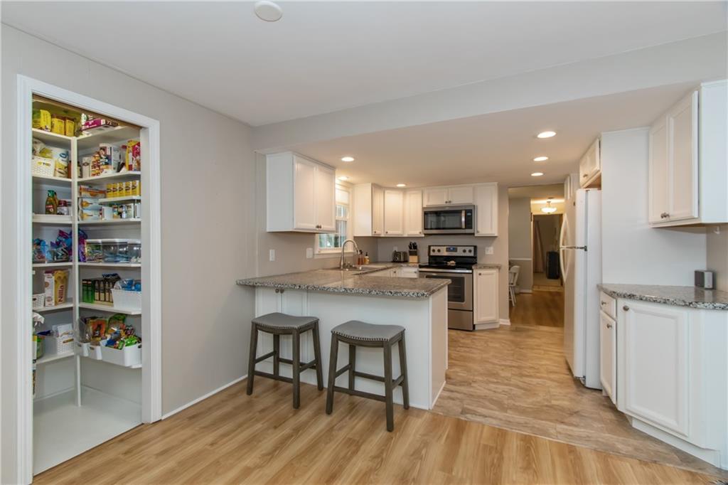 3110 Taylor Road Columbus, IN 47203 - Photo 7 of 33 Gallery Image 7
