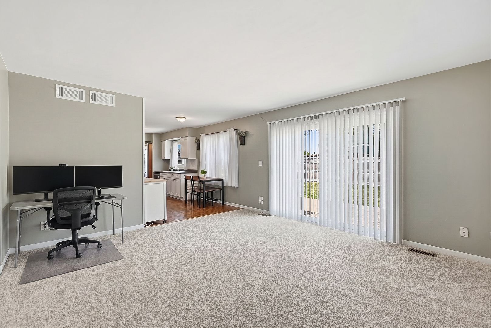 1445 Bridgedale Road Crystal Lake, IL 60014 - Photo 10 of 32