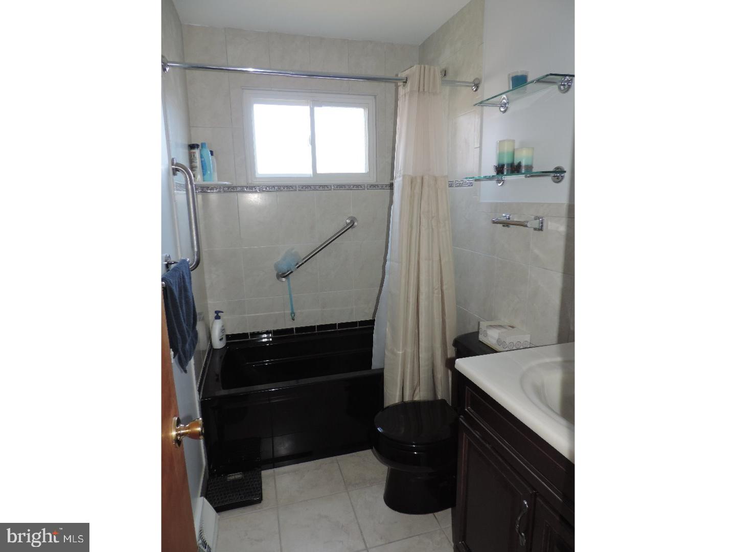 727 Edgemont Road Fairless Hills, PA 19030 - Photo 12 of 23 Bathroom