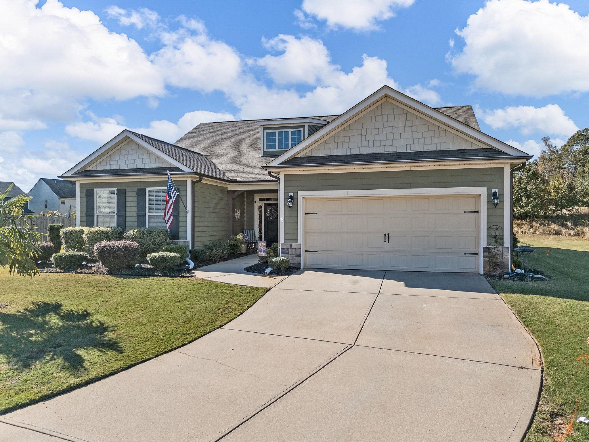 310 Drizzle Court Duncan, SC 29334 - Photo 2 of 44