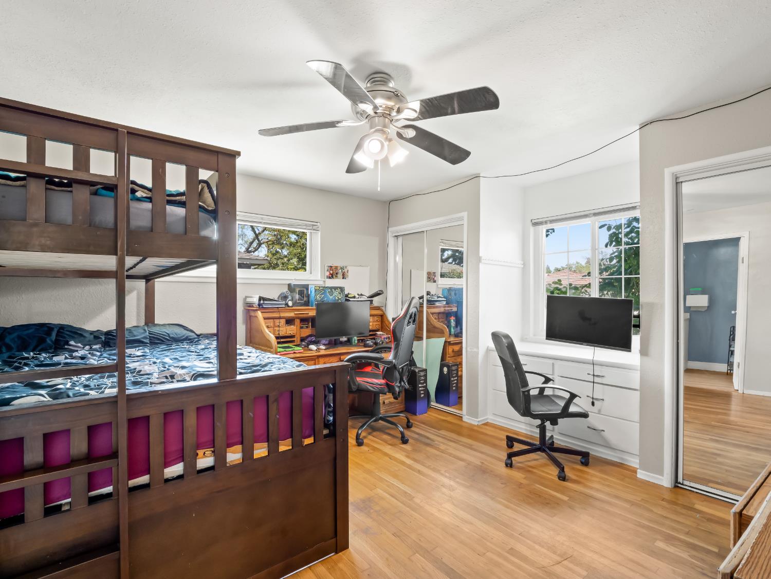 519 West Rialto Avenue Fresno, CA 93705 - Photo 19 of 36 a view of a livingroom with furniture and a window
