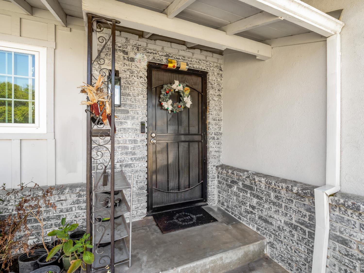 519 West Rialto Avenue Fresno, CA 93705 - Photo 3 of 36 a view of a entryway door of the house