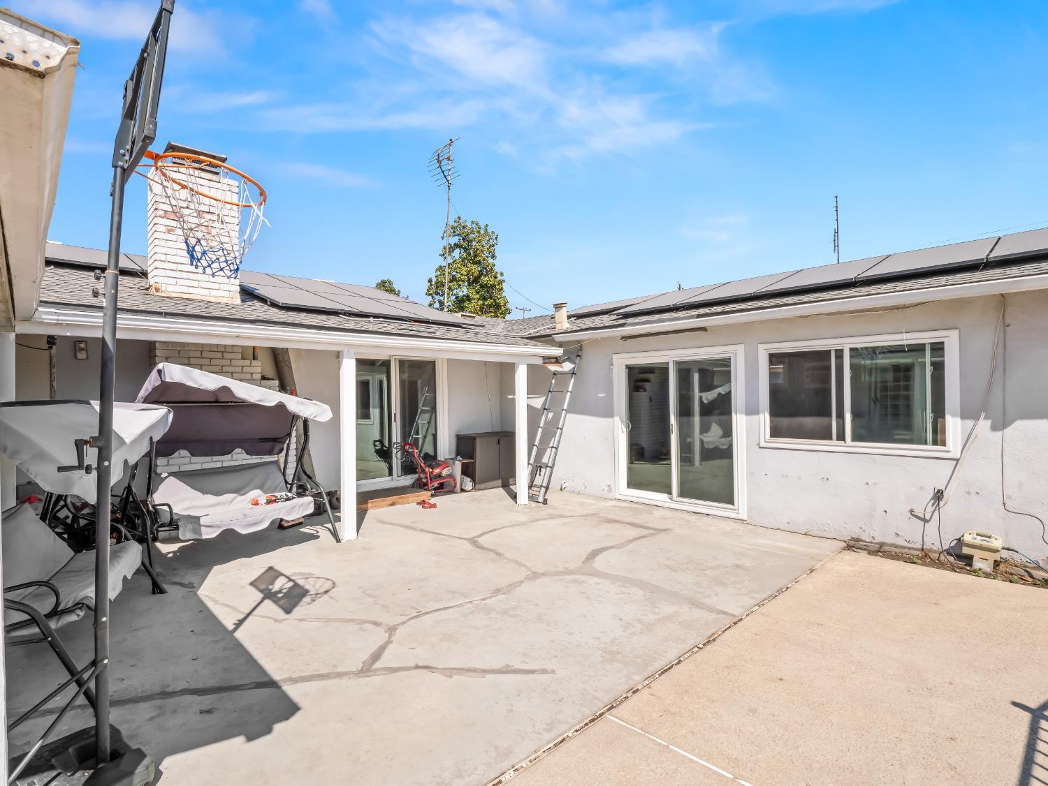 519 West Rialto Avenue Fresno, CA 93705 - Photo 34 of 36 a view of a building with sitting area