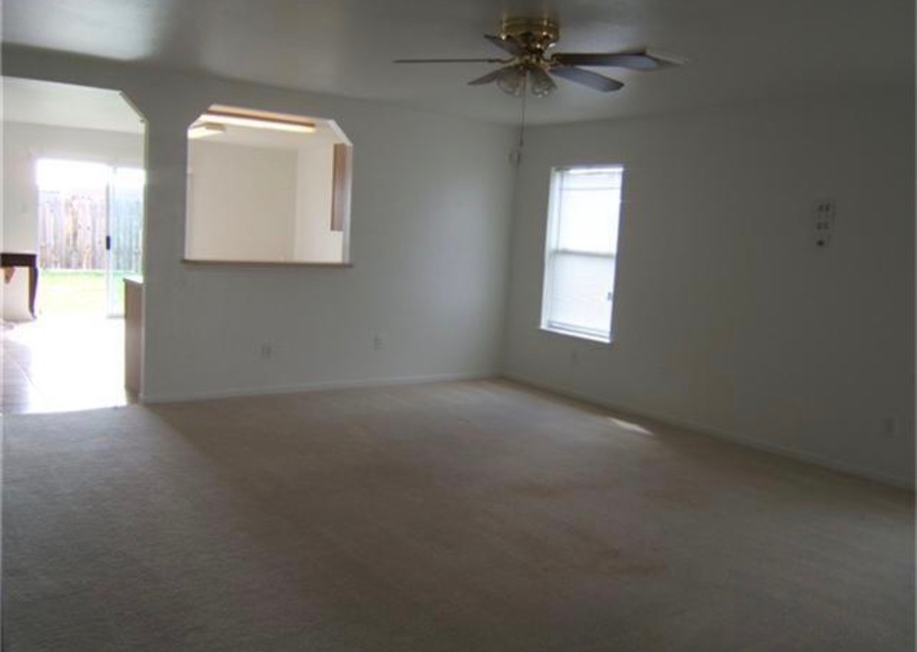 3120 Wild Turkey Lane Pearland, TX 77581 - Photo 2 of 10