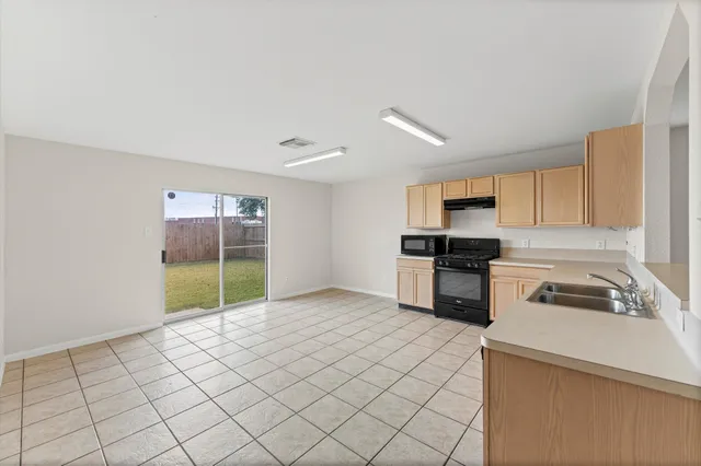 $1,900 | 3120 Wild Turkey Lane, Pearland, TX 77581