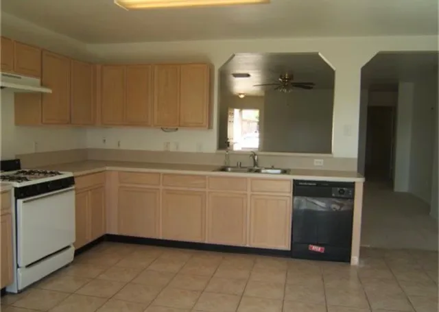 $1,900 | 3120 Wild Turkey Lane, Pearland, TX 77581