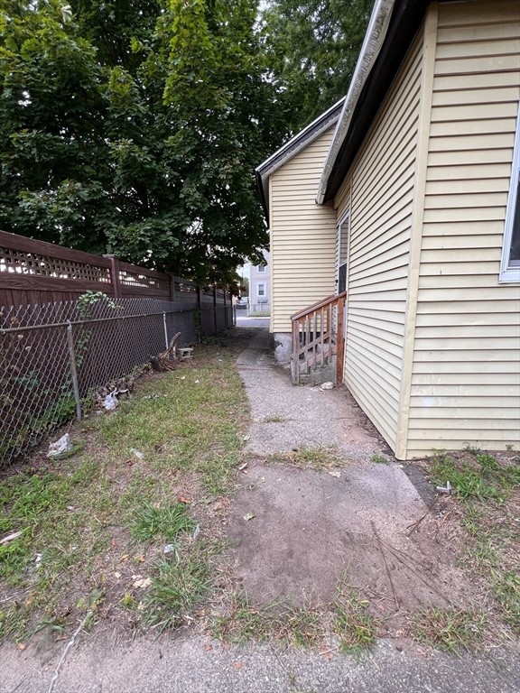 15 Manhattan Street Springfield, MA 01109 - Photo 16 of 18 Gallery Image 16