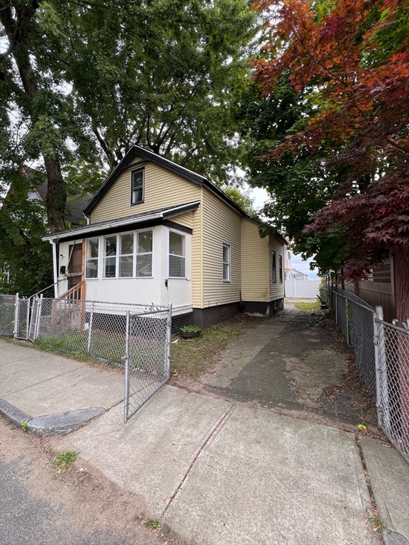 15 Manhattan Street Springfield, MA 01109 - Photo 18 of 18 Gallery Image 18