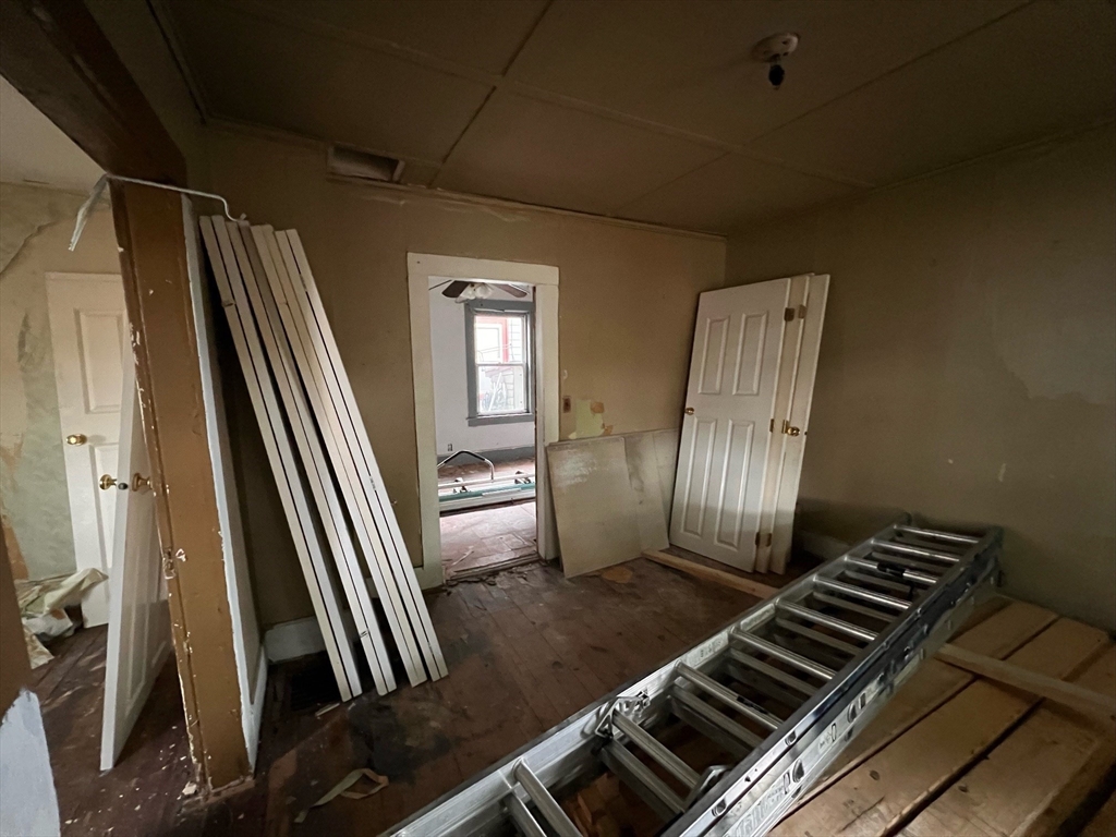 15 Manhattan Street Springfield, MA 01109 - Photo 8 of 18 Gallery Image 8