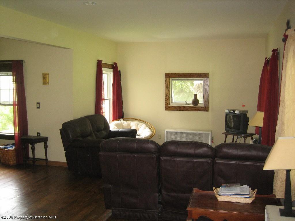 333 Scott Road Clarks Summit, PA 18411 - Photo 3 of 12 Gallery Image 3