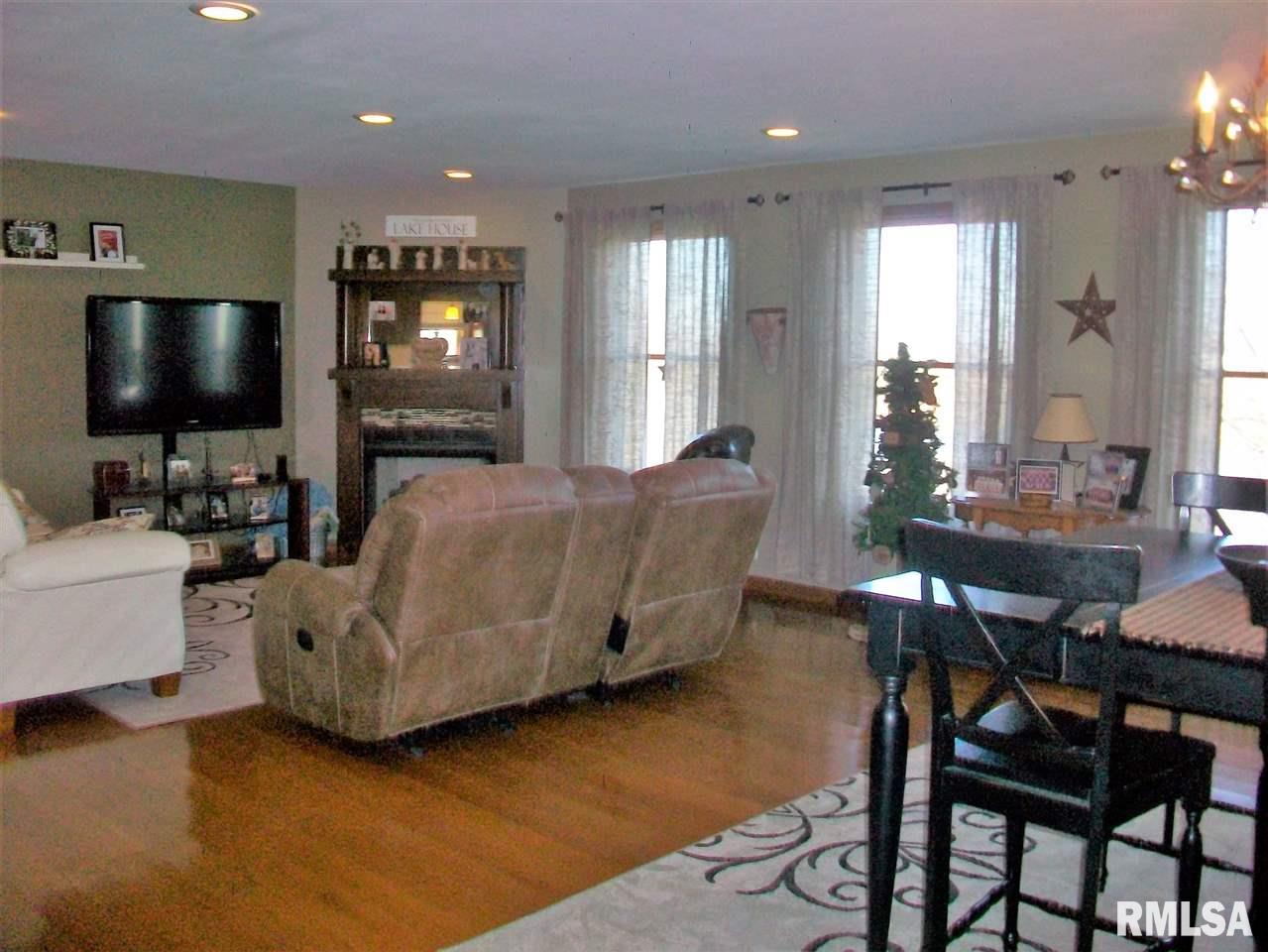 28418 North Wild Wind Road Canton, IL 61520 - Photo 4 of 35