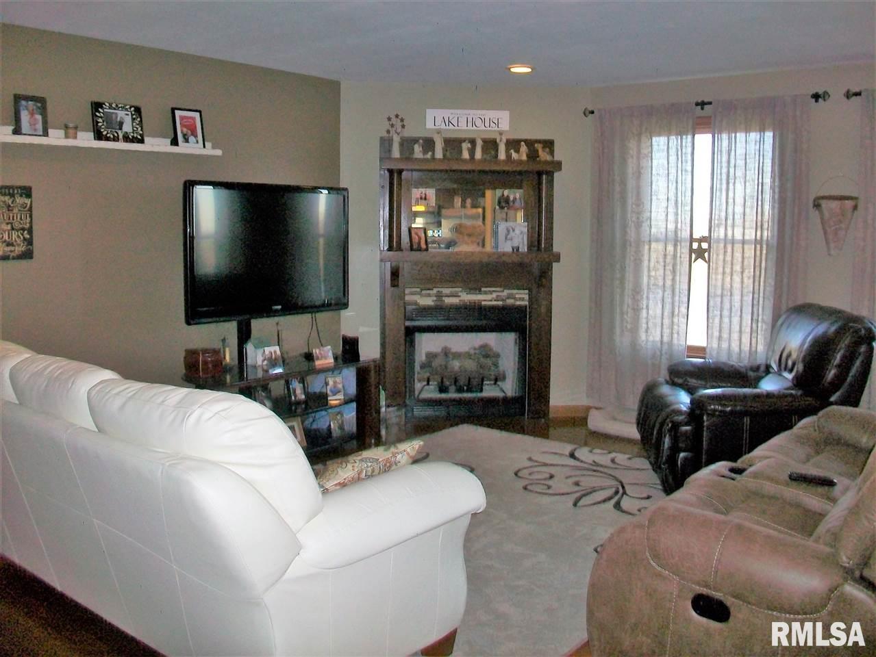28418 North Wild Wind Road Canton, IL 61520 - Photo 7 of 35